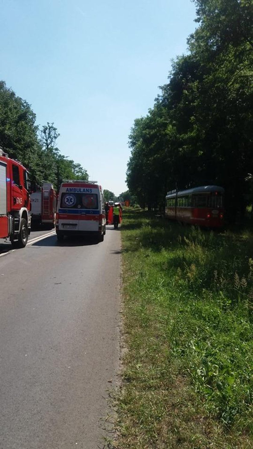 Tragedia w Sosnowcu. Matka odepchnęła dzieci i przyjęła uderzenie. Zginęła na ich oczach