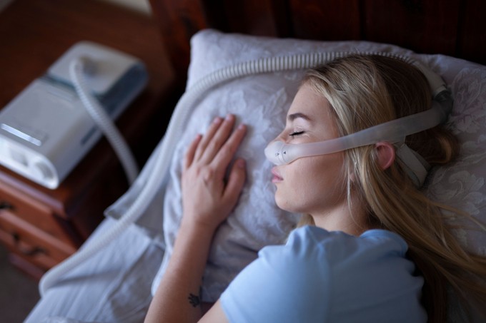 Alvási apnoé: így állítsa be a CPAP készüléket
