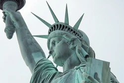13 Rosjan oskarżonych o ingerencję w wybory prezydenckie. Trump pisze: Nie było zmowy