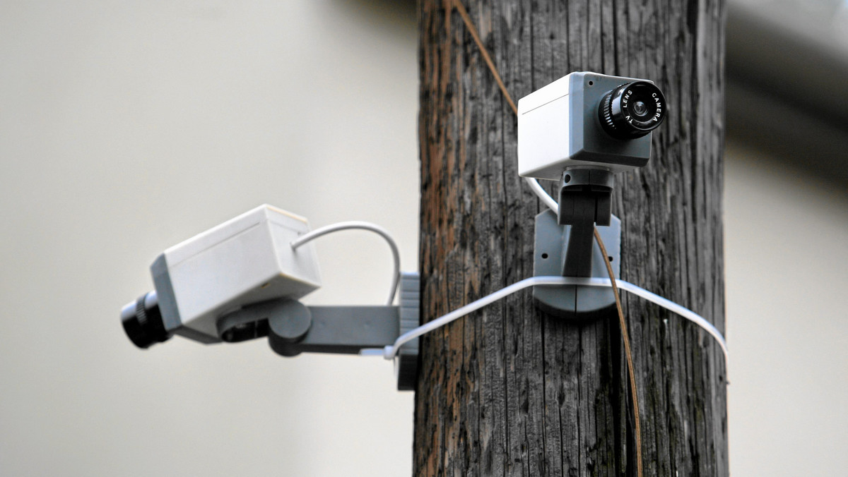 Na ulicach brytyjskich miast zainstalowano już dziesiątki tysięcy precyzyjnych kamer monitoringu miejskiego. Do końca roku liczba ta może wzrosnąć do 130 tys.