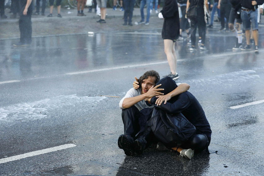 "Witamy w piekle". Starcia policji z demonstrantami przed szczytem G20 w Hamburgu