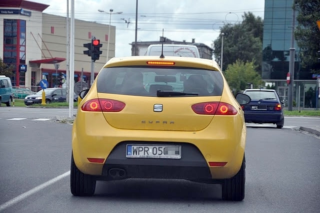 Nieoznakowany Seat Leon Cupra