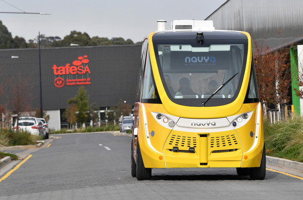 Autobus Flinders Express (FLEX) zapewni połączenie pomiędzy byłym zakładem produkcyjnym Mitsubishi na południowych przedmieściach Adelajdy, który został przekształcony w pierwsze centrum innowacji w Australii, a pobliskimi przystankami komunikacji publicznej (dworcem kolejowym Clovelly Park oraz przystankami autobusowymi na głównej arterii South Road).