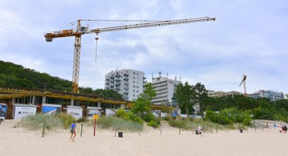 Tragedia tuż nad morzem w Międzyzdrojach. Człowiek runął 15 metrów w dół