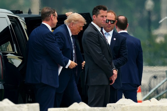 "POGIBIJA AMERIČKIH VOJNIKA JE TRAGEDIJA" Tramp isporučio Iranu osvetu, u Vašingtonu haos zbog napada u Jordanu: "Služili su svojoj zemlji"