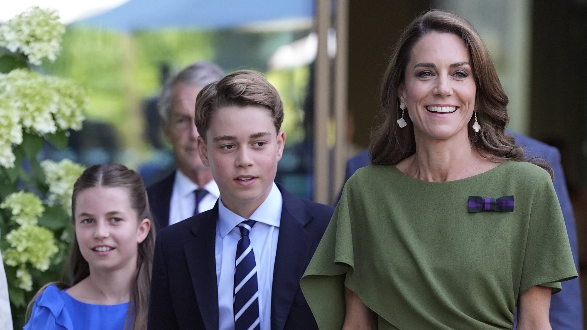 Princezná Charlotte, princ George a ich mama Kate.