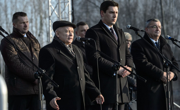 Petru porównuje Kaczyńskiego do Fidela Castro. "Tak działają dyktatorzy, tak działają ludzie opętani"