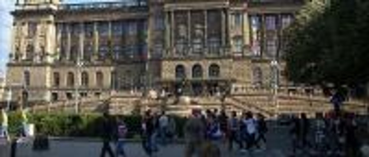 Praga - Muzeum Narodowe na Placu Wacława fot. Mark14 Wikipedia