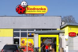 Biedronka otwiera sklepy na całą dobę