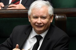 Jarosław Kaczyński wesoły uśmiech