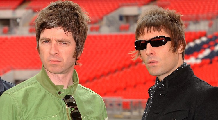 A Gallagher testvérpár 2008-ban a Wembley stadionban