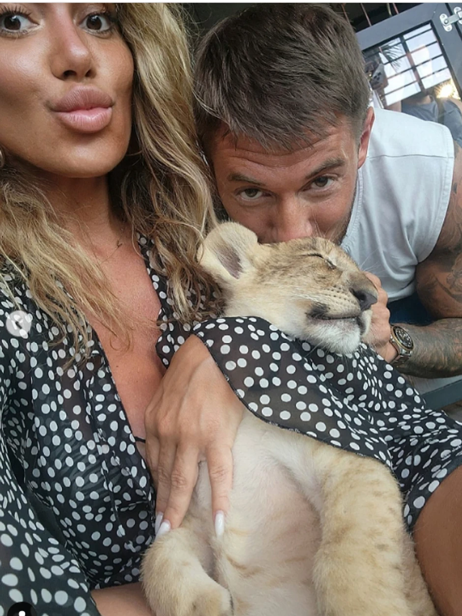 Joca Stefanović sa devojkom na Tajlandu