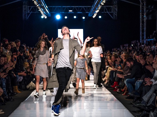 Iga Lis (na drugim planie) i Łukasz Jemioł (na pierwszym planie)