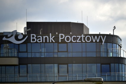 Bank Pocztowy idzie na sprzedaż. W grze PKO BP