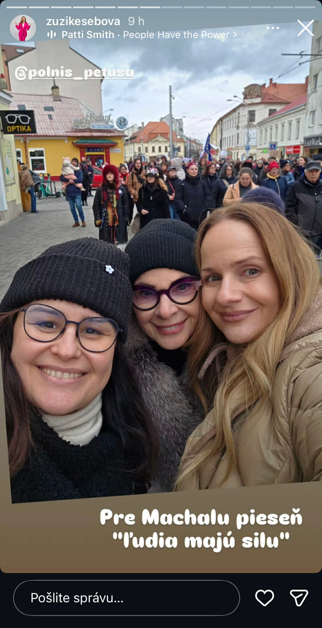 Polnišová, Magálová a Kubovčíková Šebová na proteste. 