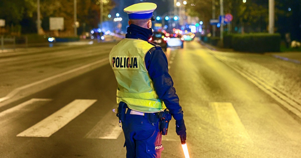 Miał 2,5 promila i pędził po Jeleniej Górze. Policjantom zaproponował zniżkę