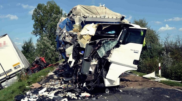 Az összetört kamionok / Fotó: Police.hu