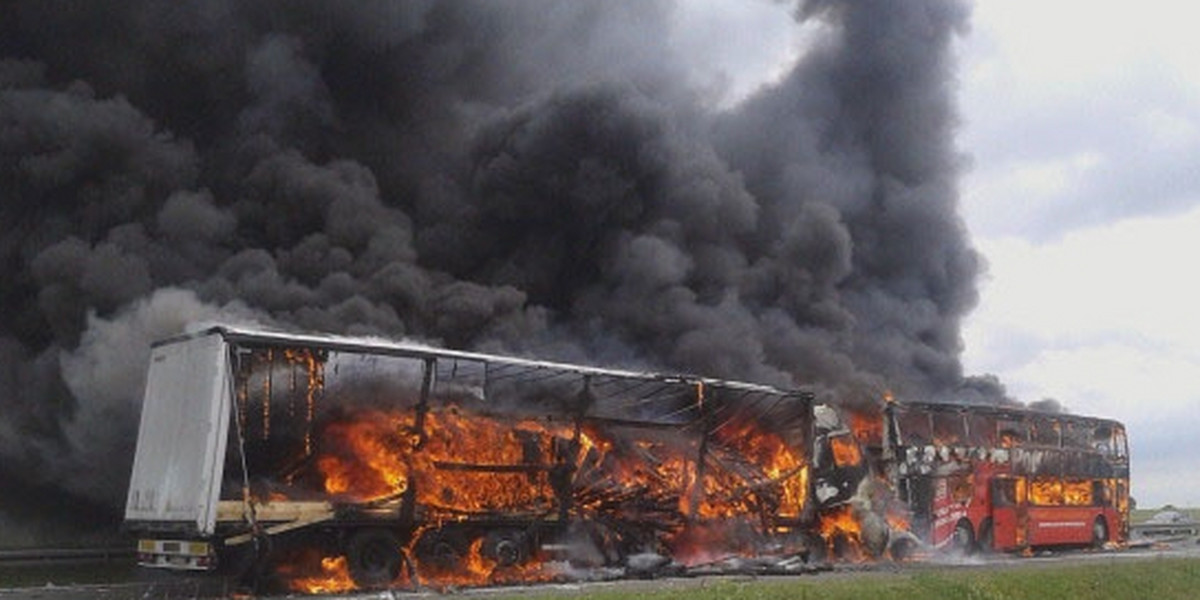 Koszmar na autostradzie A4. Spłonął Polski Bus i ciężarówka