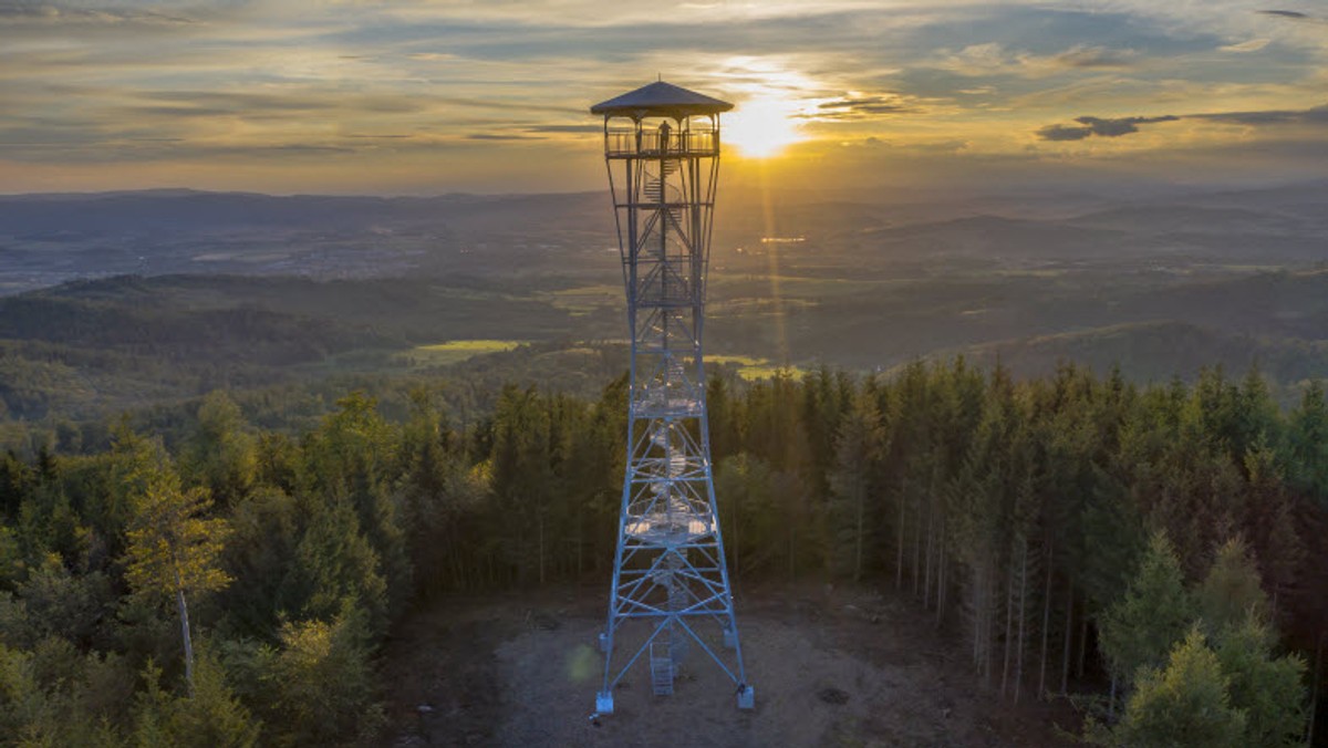 <strong>Program współpracy Interreg – Polak i... Czech potrafi! Zobacz, jakie atrakcje oferuje polsko-czeskie pogranicze. Dobra, sąsiedzka współpraca może przenosić góry. Te na szczęście zostały na miejscu i czekają na Twoje odwiedziny. Przyroda, zabytki, imprezy sportowe i kulturalne są w zasięgu Twojej ręki. Jeśli szukasz pomysłu na udany weekend, to lepiej nie mogłeś trafić. </strong>