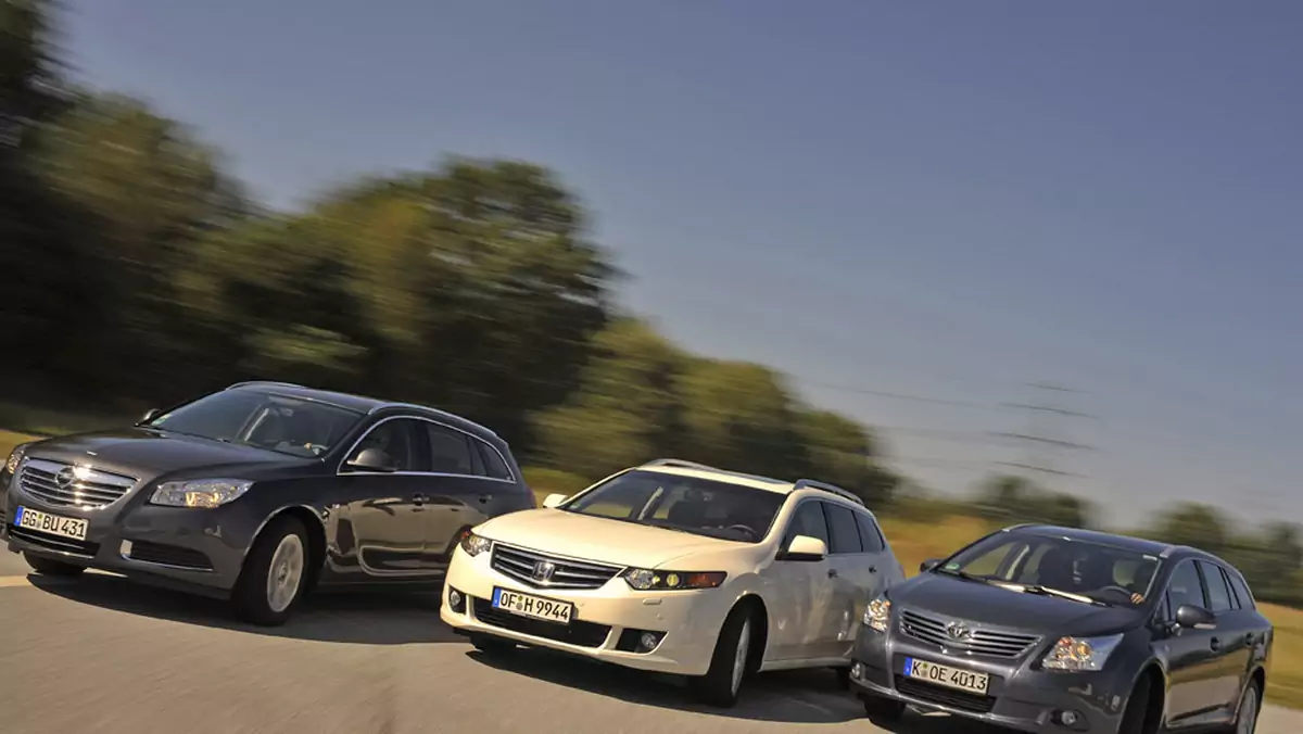 Używane kombi za 50 000 zł? Insignia, Accord czy Avensis - które auto jest dobrym wyborem 