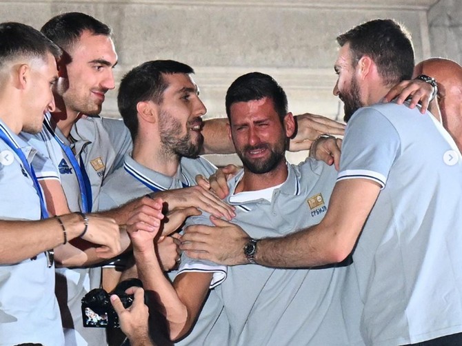 Novak Đoković plakao na dočeku ispred Starog dvora