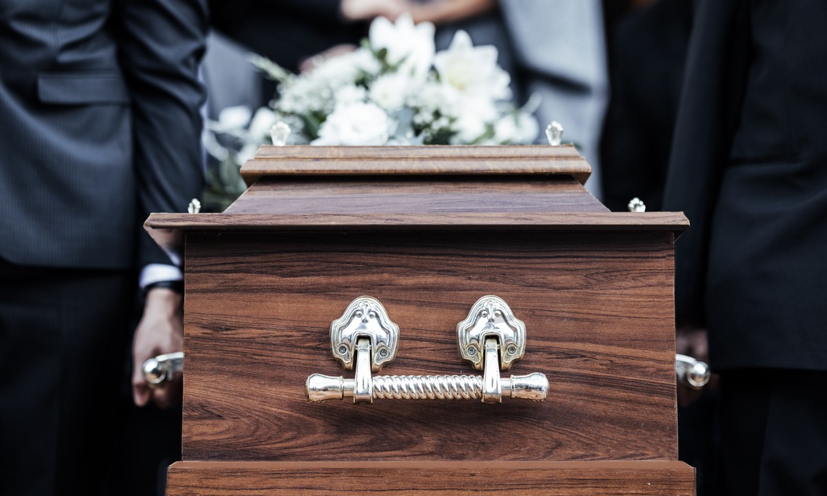 Zasiłek pogrzebowy ma się zwiększyć do 7 tys. zł, a zasiłek celowy na nadzwyczajne koszty pogrzebu ma być przyznawany bez kryterium dochodowego. Tak przynajmniej chciałoby ministerstwo rodziny pracy i polityki społecznej.