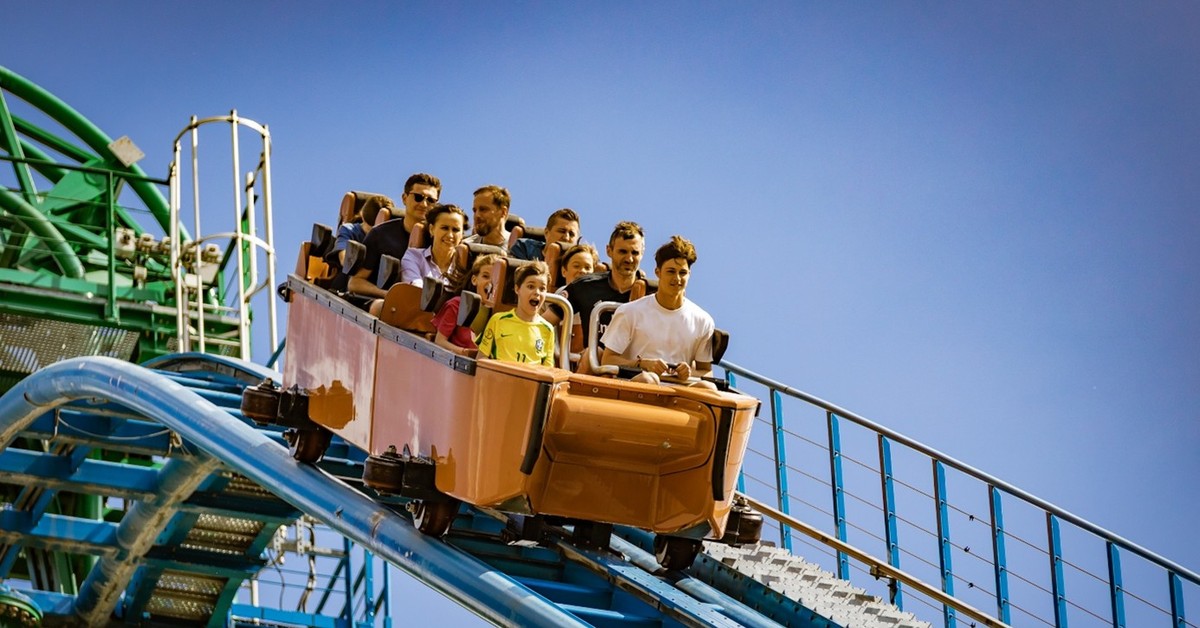 Wejście na własną odpowiedzialność… czy aby na pewno? Pułapki i postanowienia niedozwolone w regulaminach parków rozrywki