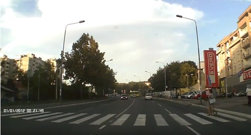 Pešački je nebezbedan i nepropisno postavljen