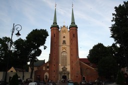 Katedra oliwska ma zadłużoną hipotekę na 21 mln zł za długi wobec banku. Zajmie ją komornik?