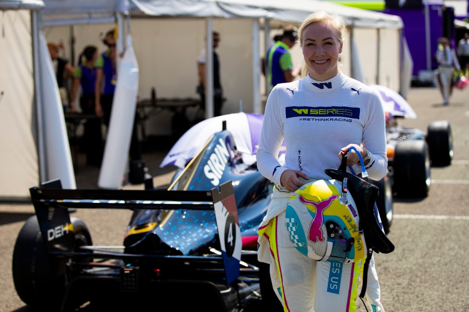 Emma Kimiläinen, a W Series versenyzője