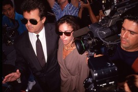 Zbog OVE ŽENE tresu se najveći moćnici: Samo ona zna koji POZNATI MUŠKARCI su koristili usluge PROSTITUTKI! Na 28 strana njenog CRVENOG ROKOVNIKA ispisana su imena SLAVNIH MUŠTERIJA