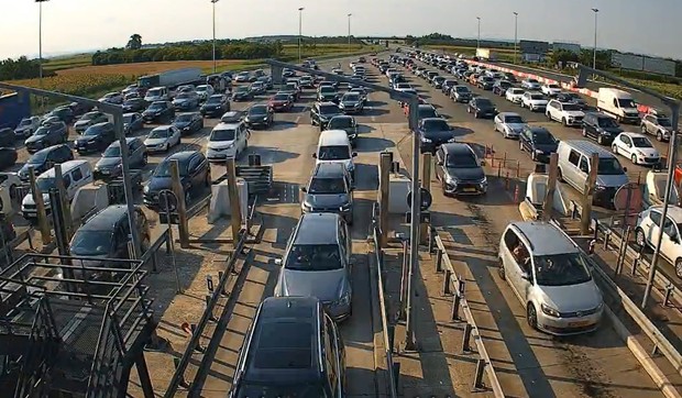 Gužve na naplatnoj rampi Stara Pazova