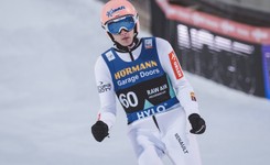 Raw Air. Świetny skok Kubackiego w drugiej serii. Ale do podium to nie wystarczyło