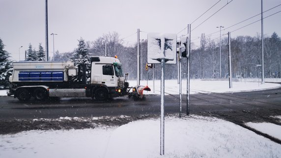 Sytuacja na drogach w Gorzowie po opadach śniegu