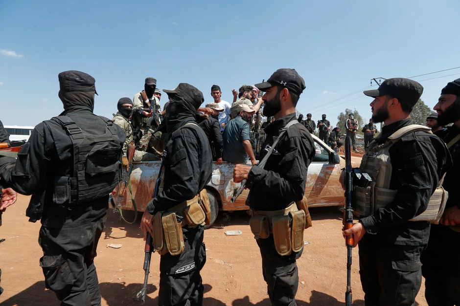 Sirijske vladine snage blokiraju ulaz beduinima u provinciju Sveida u selu Busra al Harir na jugu Sirije 20. jula