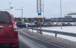 Finlandia na kilkanaście godzin otworzyła przejścia z Rosją. Nagle zaroiło się od "podróżnych"