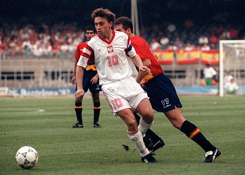 Jako piłkarz przegrał z Hiszpanią w finale igrzysk olimpijskich w 1992 roku.