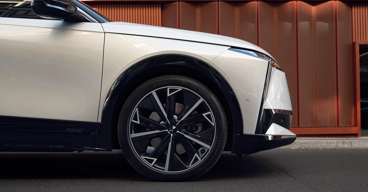 Nowy SUV już w Polsce. Ma silnik 350 KM, Francuzi zaszaleli