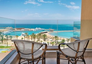 GLAVNA Hilton Hurghada Plaza terasa