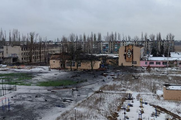 Rosjanie ostrzelali Awdijiwkę. Jedna osoba ranna, zrujnowana szkoła