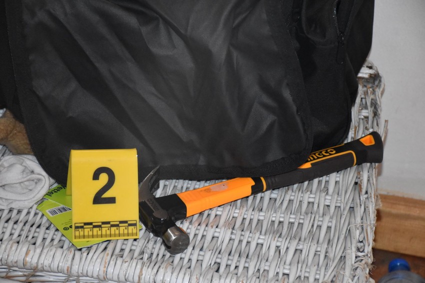 Čekić zaplenjen u stanu u Budvi