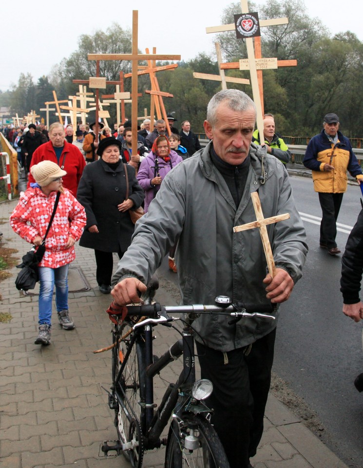 LUDŹMIERZ MARSZ W OBRONIE KRZYŻA