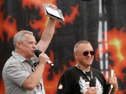 Marek Kondrat używa internetu, by robić interesy