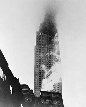 Bombowiec B-25 uderzył w Empire State Building