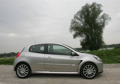 18.08.2006 Warszawa samochod Renault Clio RS model 2006Fot.Piotr Kowalczyk