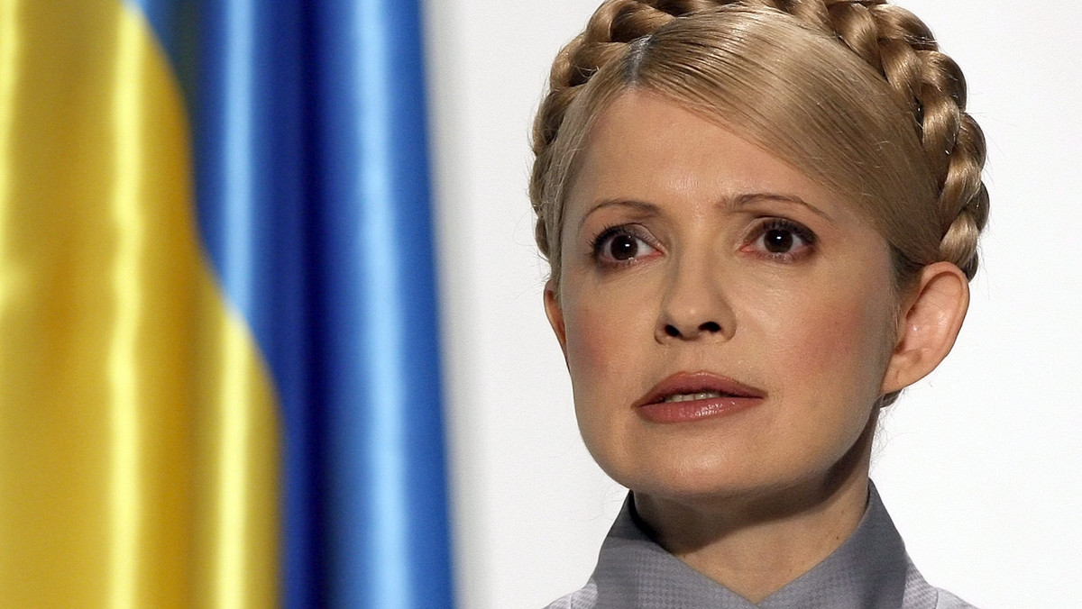 Była premier Ukrainy Julia Tymoszenko odzyskała wolność - informuje Reuters. Opuściła ona szpital więzienny w Charkowie. Parlament Ukrainy przyjął dzisiaj rezolucję o natychmiastowym zwolnieniu z więzienia przywódczyni największej opozycyjnej partii Batkiwszczyna.