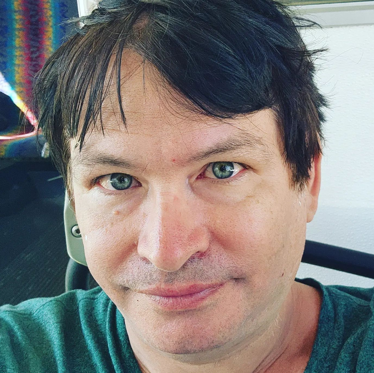 Jonah Falcon priznal problémy. 