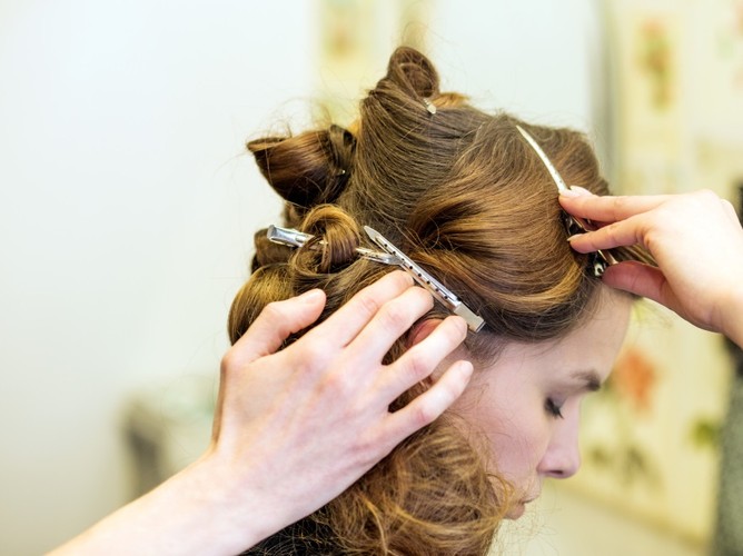 Fryzury na karnawał 2014: uczesanie w stylu bohaterki 'American Hustle'