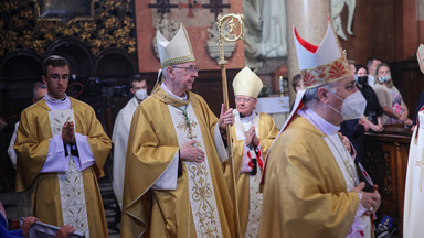 Biskupi zawierzyli naród Najświętszemu Sercu Pana Jezusa. "Przepraszamy za grzechy wykorzystania seksualnego małoletnich"