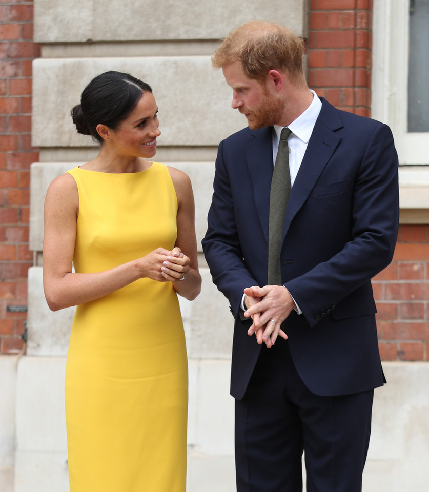 Meghan Markle w żółtej sukience